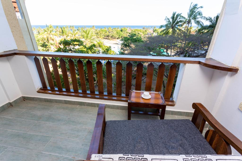 Golden Sands Resort Furnished Apartments in Diani — photo 7